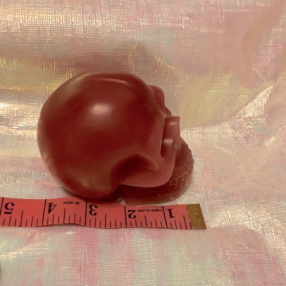 Hand poured 💀skull candle 🕯Black Cherry scent🍒 - Picture 6 of 6